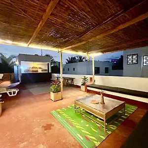 Jade Dakar